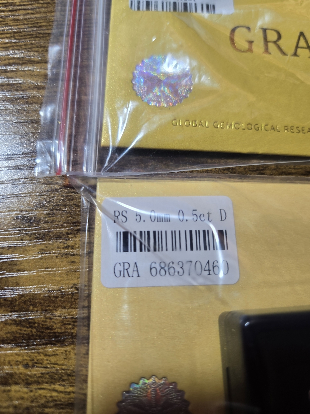Loose Round White Gemstone in Display Box 3.0 Kt And .05 Kt Moissanite. - Picture 6 of 7